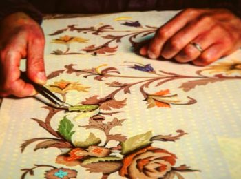 Take part in a tour that will bring you back to the past discovering the ancient craft of the Sorrentine inlaid-wood. For info & reservation visit www.enchantingsorrento.com Mail: info@enchantingsorrento.com Mobile: +393334210054 #MassaLubrense #Sorrento #EnchantingSorrento #Tours #inlaid #Traditions