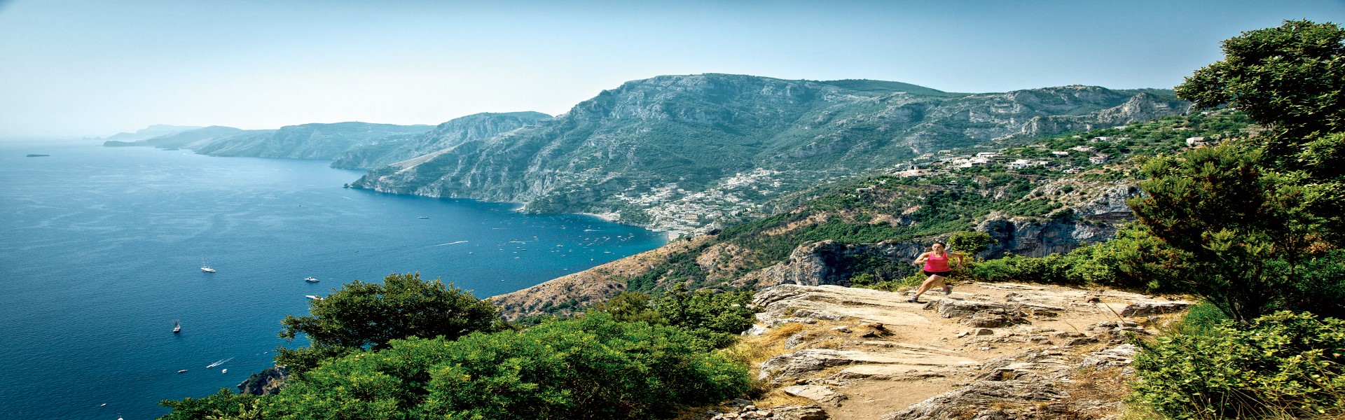 Volete perdervi nella pace, nei profumi e nella bellezza di posti che nemmeno immaginate esistano? Prenotate con noi una passeggiata in Paradiso! Nel nostro Paradiso! Sei uno sportivo amante della natura? Allonta non puoi non prenotare una delle nostre escursioni di Trekking a Massa Lubrense, lungo la Costiera Amalfitana o in Penisola Sorrentina! Ti sembrerà di toccare il cielo con un dito! Sarà come essere in Paradiso.... per info visita www.enchantingsorrento.com o inviaci una mail a info@enchantingsorrento.com